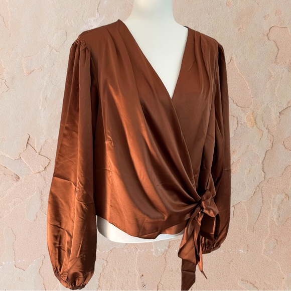 Maree Pour Toi Tops - NWT Maree Pour Toi Bishop Sleeve Wrap Top Blouse Metallic Satin Brown Size 26